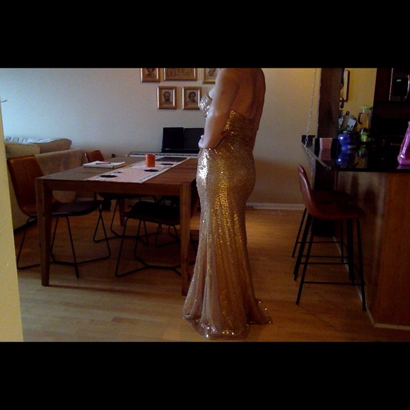 Fabuluxe gold sequin gown/evening dress - Picture 4 of 4